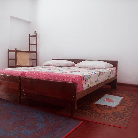 Aeroform Homestay Negombo Buitenkant foto