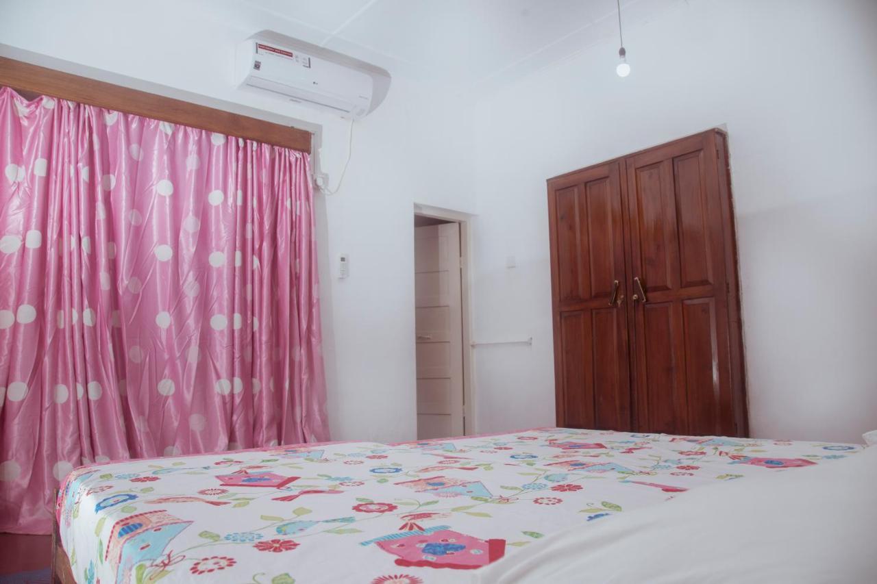 Aeroform Homestay Negombo Buitenkant foto