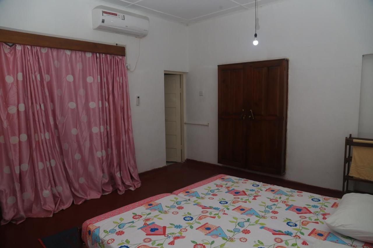 Aeroform Homestay Negombo Buitenkant foto